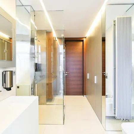 Presidential Penthouse, 303M2, Jacuzzi On Terrace, Sauna, 6Bdrm, 4Bthrm, Ac, Lift Prague Exterior photo